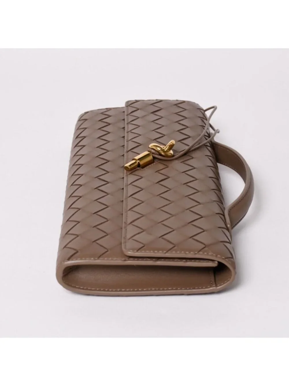 Bottega Veneta Andiamo Clutch Metal Knot Closure Brown Bifold Intrecciato Gold